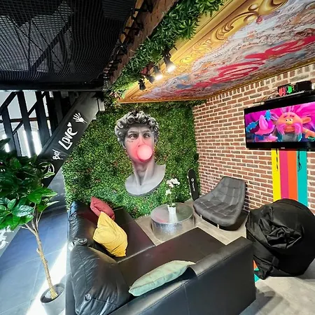 Capsule Art Deco - Jacuzzi - Netflix - Cinema - Arcade De Jeux & Nintendo Switch - 2 - Filet Suspendu * Valenciennes